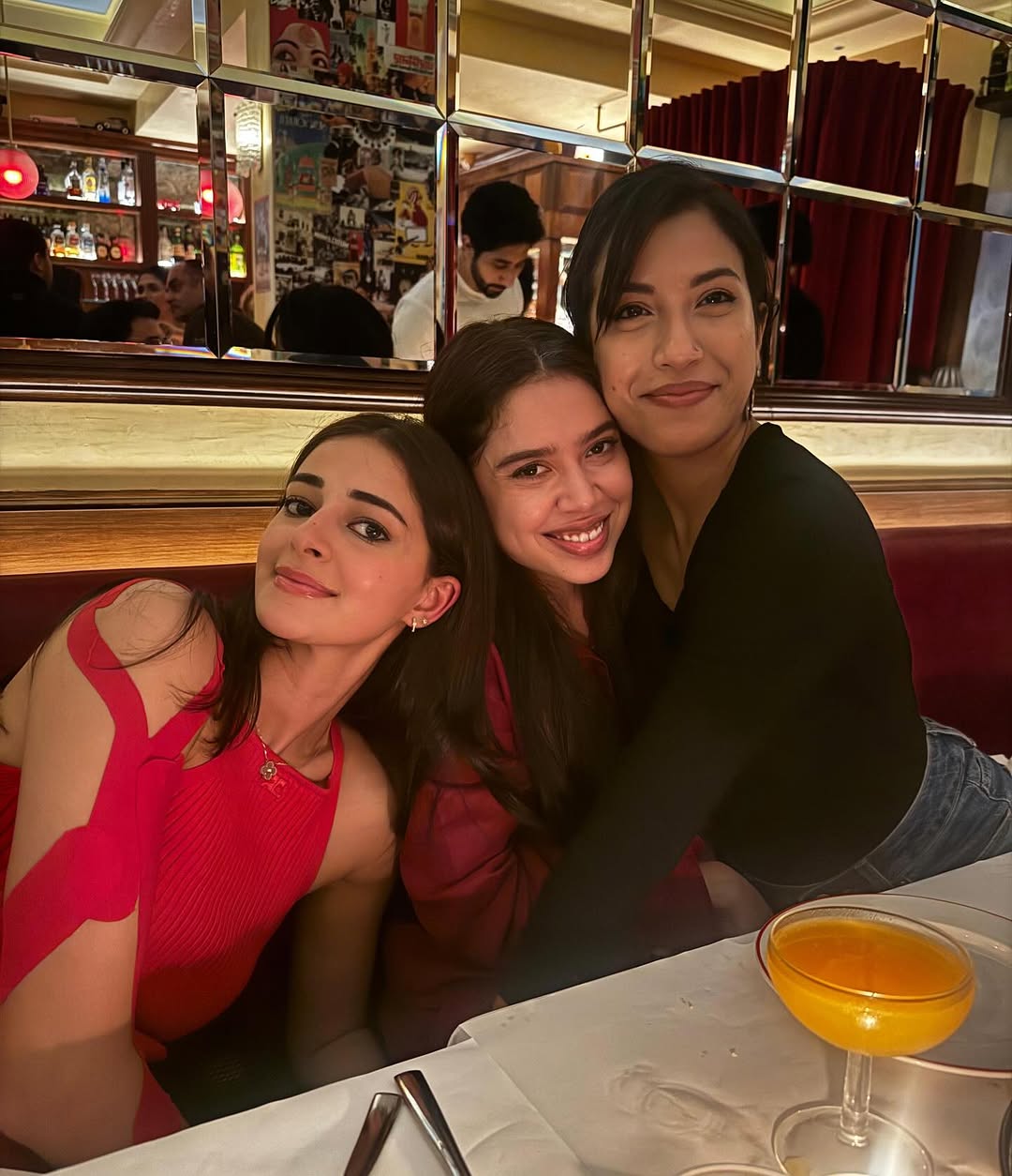 Look by ananyapanday