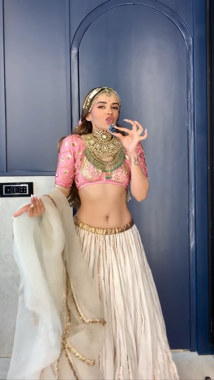 Look by komalpandeyofficial